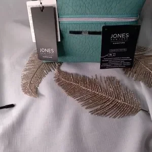 Pochette De Chargeur Jones New York Signature Pour Femme - Neuf Avec étiquettes